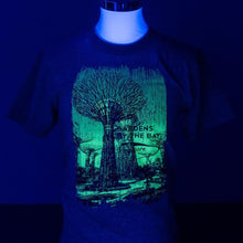 Load image into Gallery viewer, Gardens by the Bay - Glow-in-the-dark T-Shirt Collection - BRONZE SUPERTREES GLOW MEN’S T-SHIRT (GREY) 
