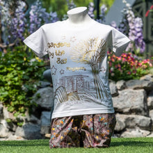 Load image into Gallery viewer, Gardens by the Bay - Family T-Shirt Collection - CITY IN A GARDEN GOLD KIDS T-SHIRT (WHITE)
