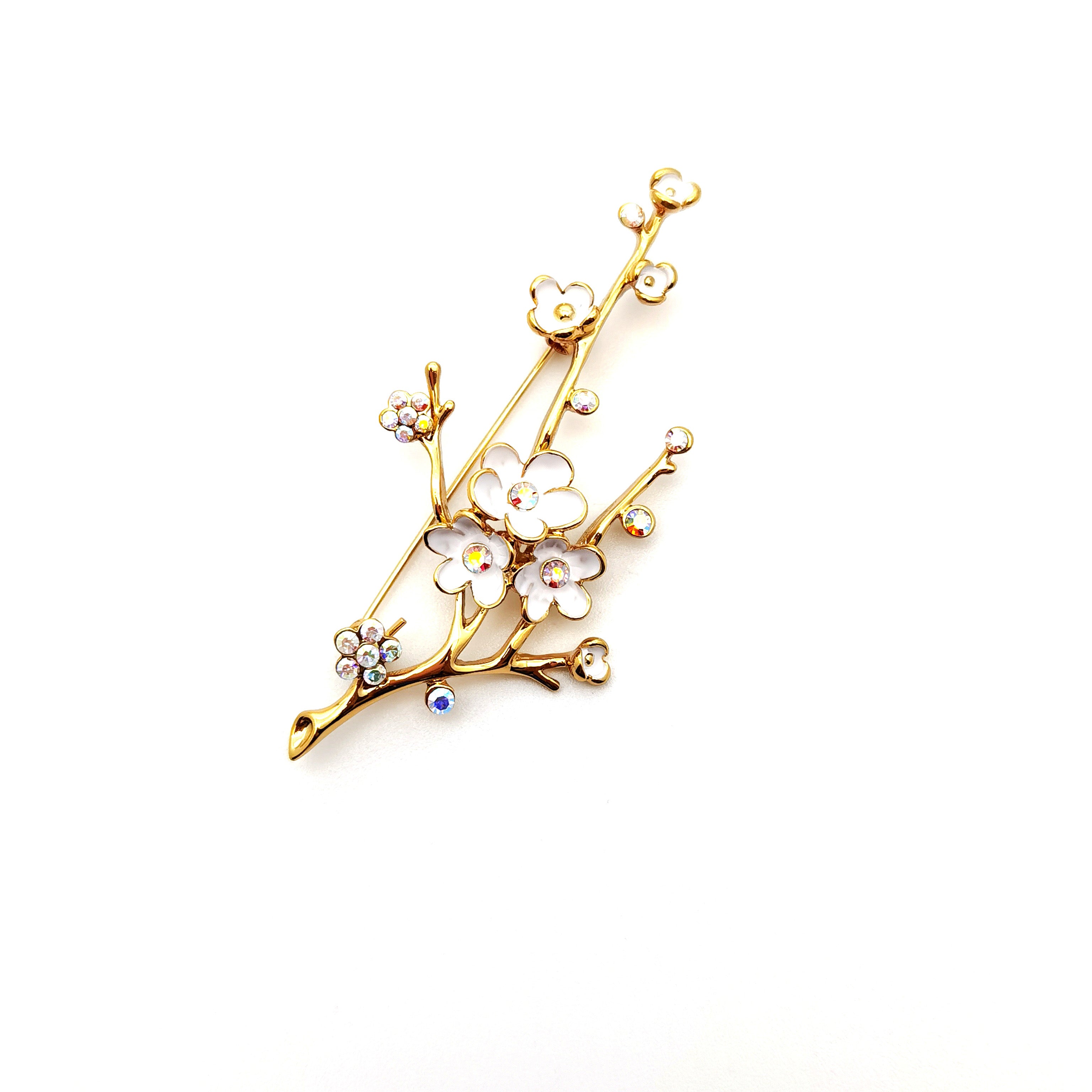 Mfcj Elegant Sakura Brooch White color