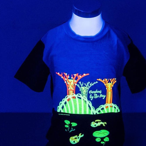 Gardens by the Bay - Glow-in-the-dark T-Shirt Collection - GARDENS BY THE BAY SCENERY WITH KOI GLOW KID’S T-SHIRT (BABY BLUE / NAVY) 